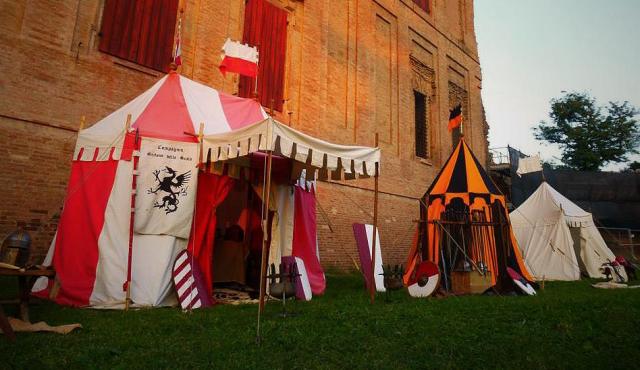 Compagnia Arme Grifone della Scala di San Severino Marche MC - nella terra di ezzelino 2016.jpg