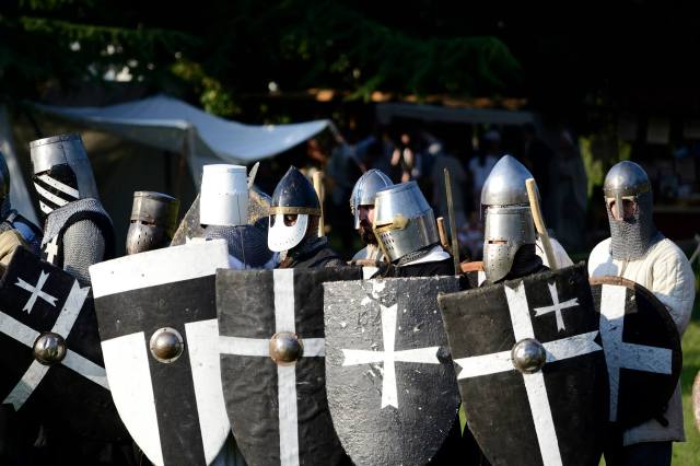 Compagnia d'arme Cavalieri di San Giovanni nella terra di ezzelino 2016.jpg